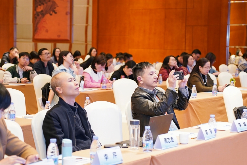 插圖13-參會(huì)代表聽課場面_副本.jpg